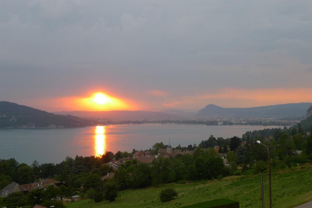 Le Clos Du Lac - Location De Chambres فيير دو لاك المظهر الخارجي الصورة